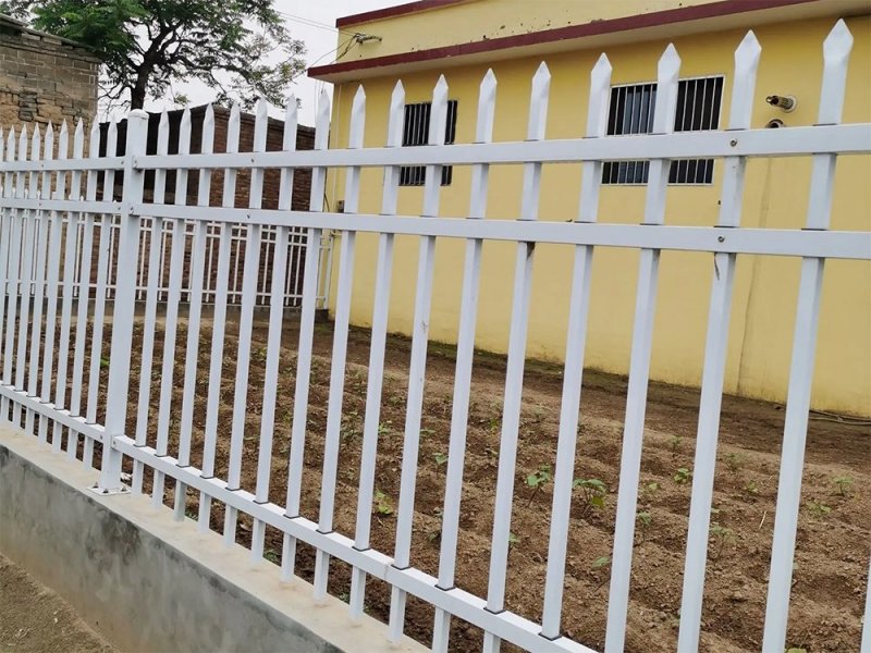 廠區(qū)圍墻護(hù)欄